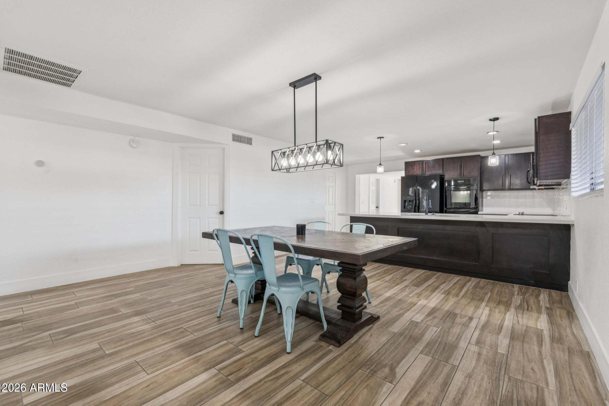 2217 E SHERIDAN Street