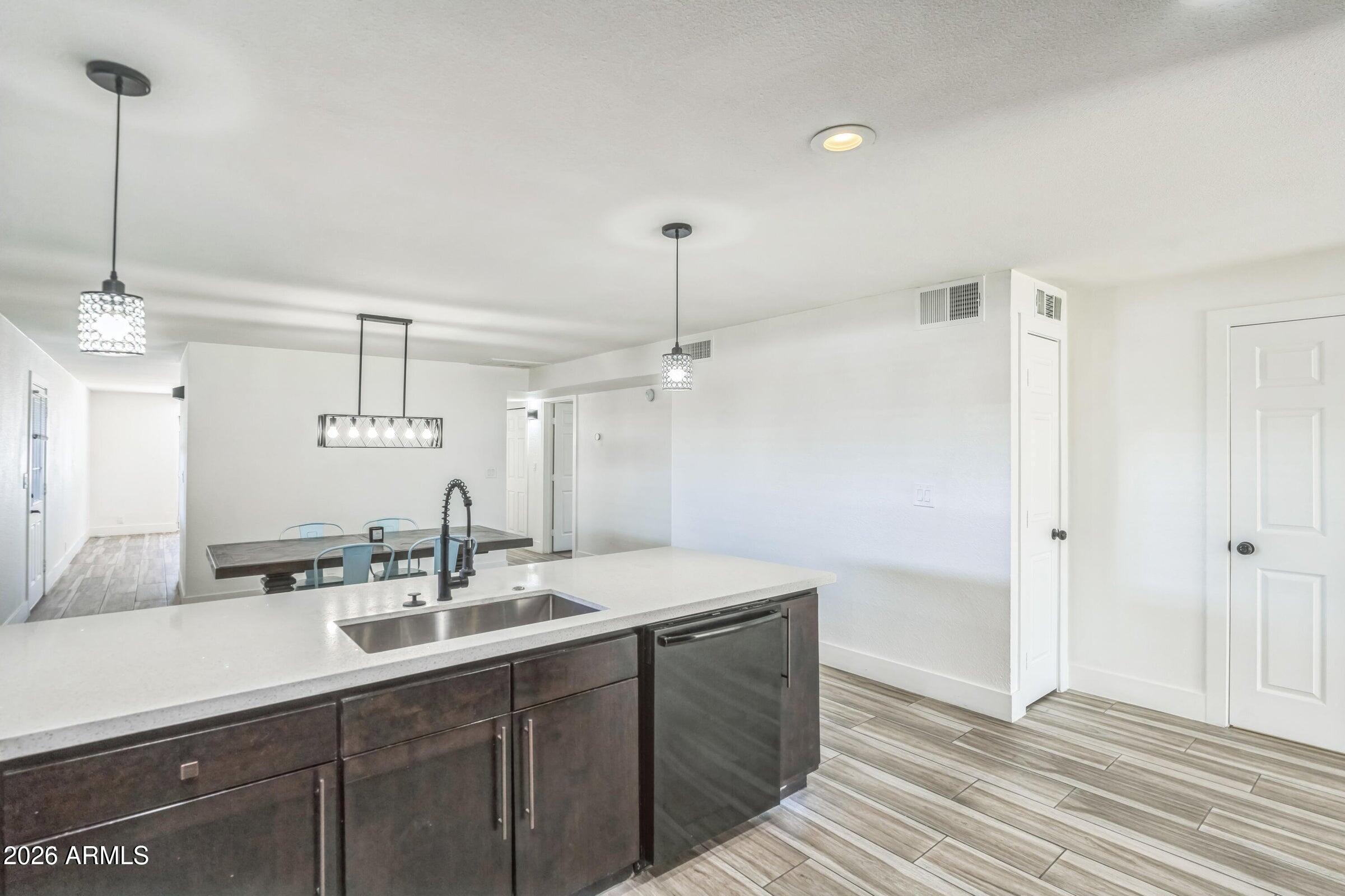 2217 E SHERIDAN Street