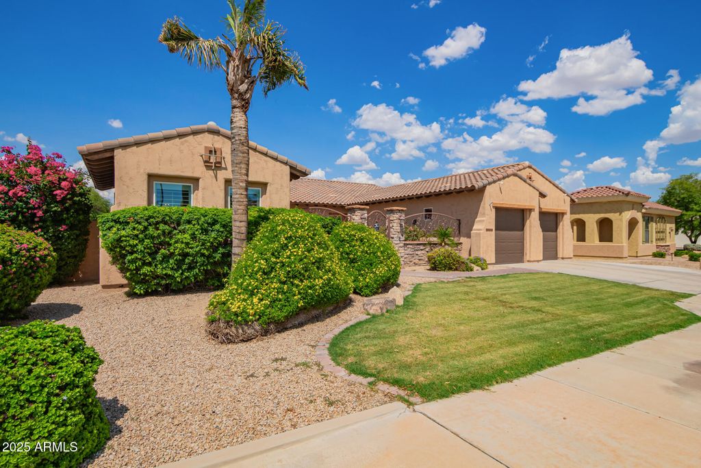Photo of 14372 W Cypress Street, Goodyear, AZ 85395 (MLS # 6933475)