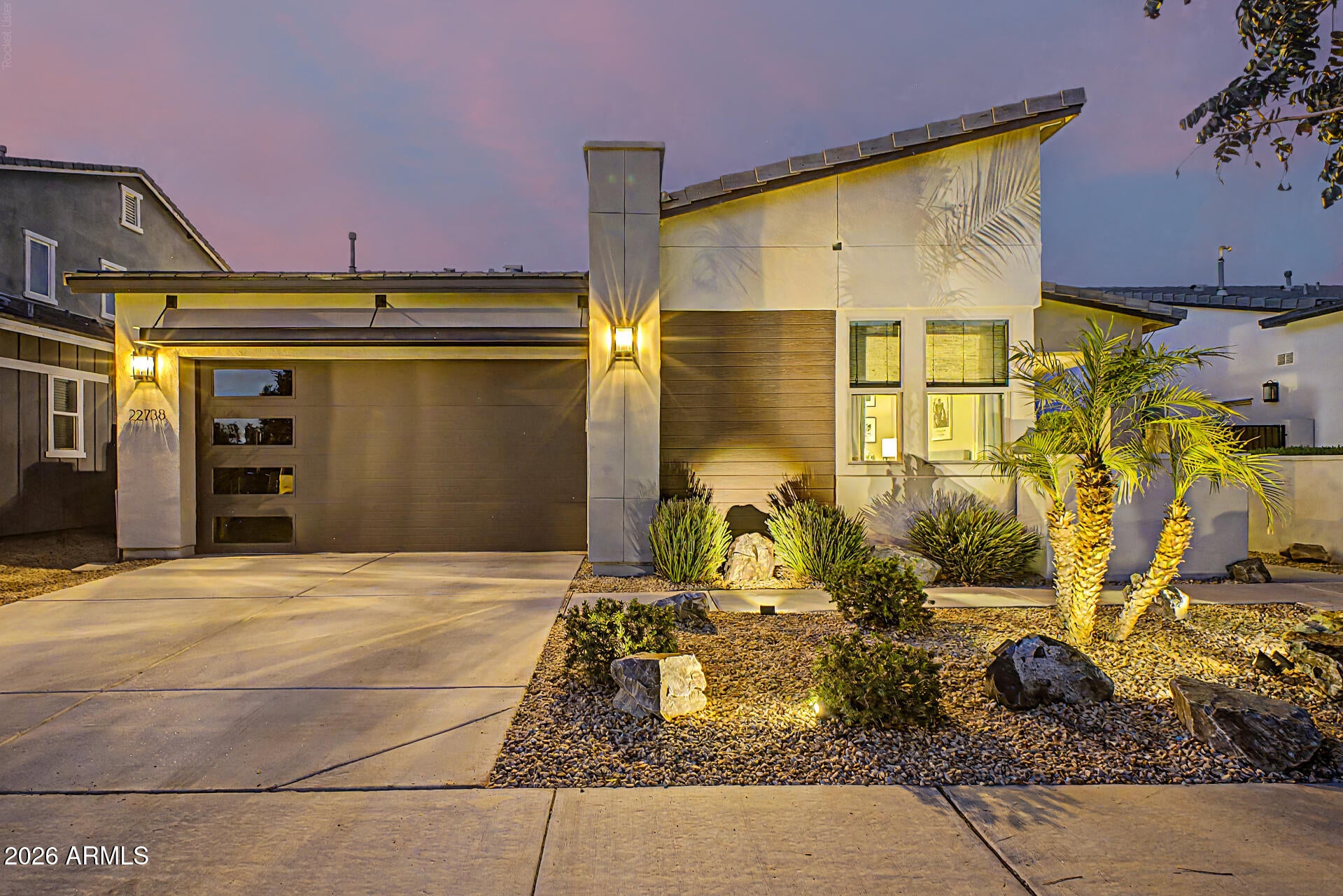 22738 E CALLE LUNA --