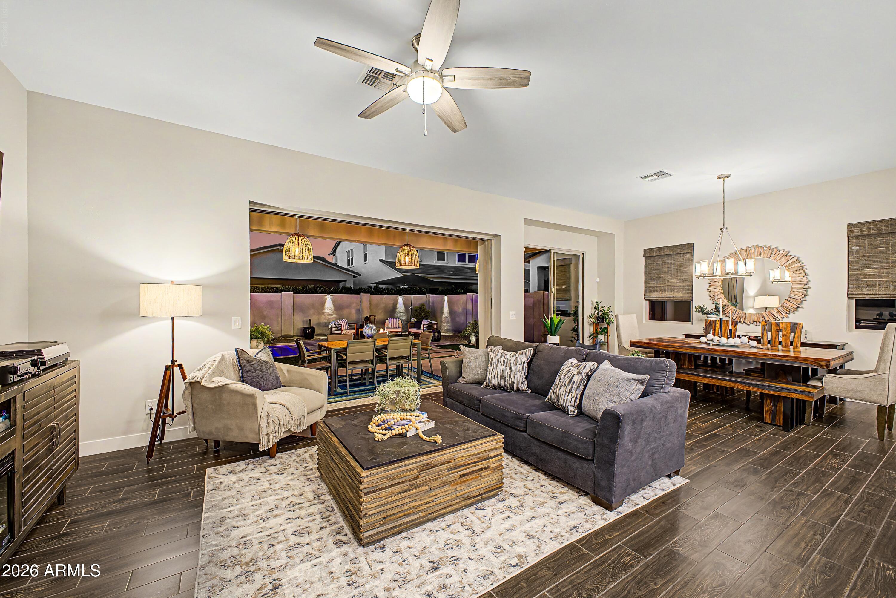 22738 E CALLE LUNA --
