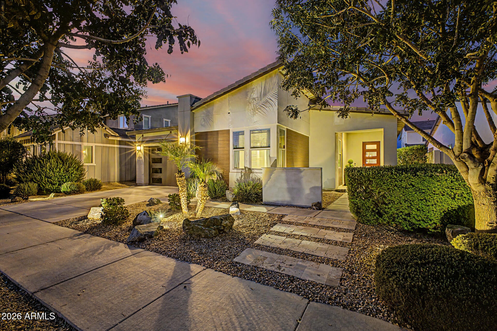 22738 E CALLE LUNA --