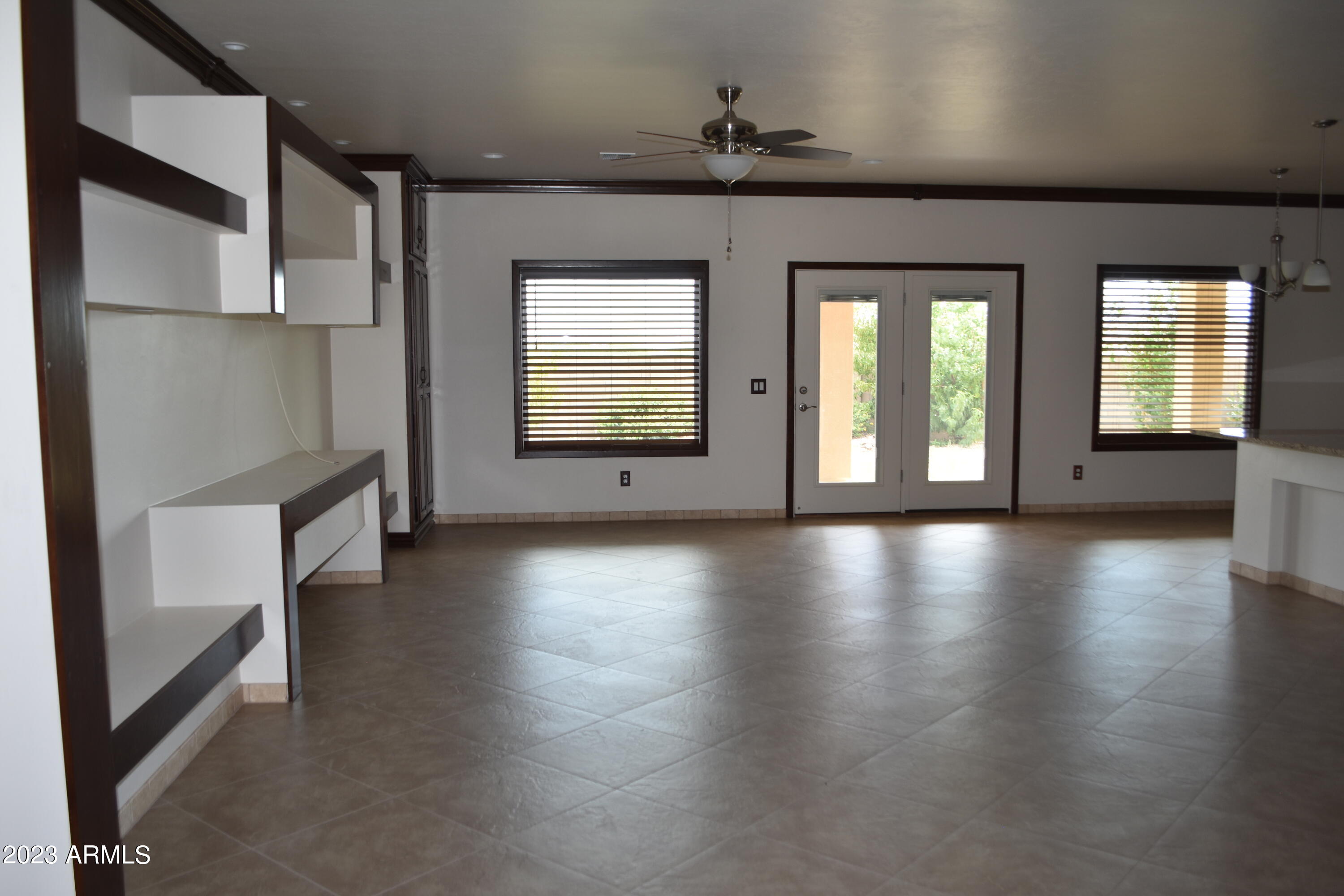 Mesa Verde Estate - Residential Lease