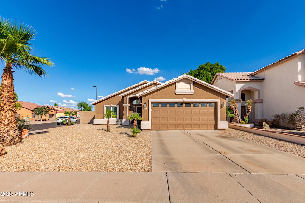 Photo of 1083 S Cottonwood Court, Gilbert, AZ 85296 (MLS # 6921594)