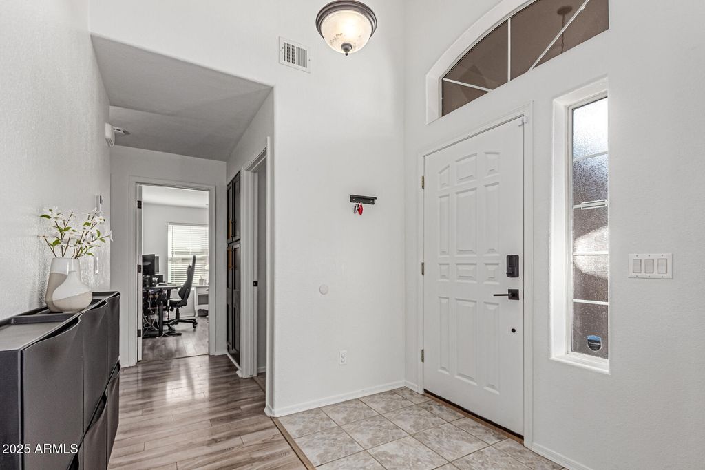 Photo of 1083 S Cottonwood Court, Gilbert, AZ 85296 (MLS # 6921594)