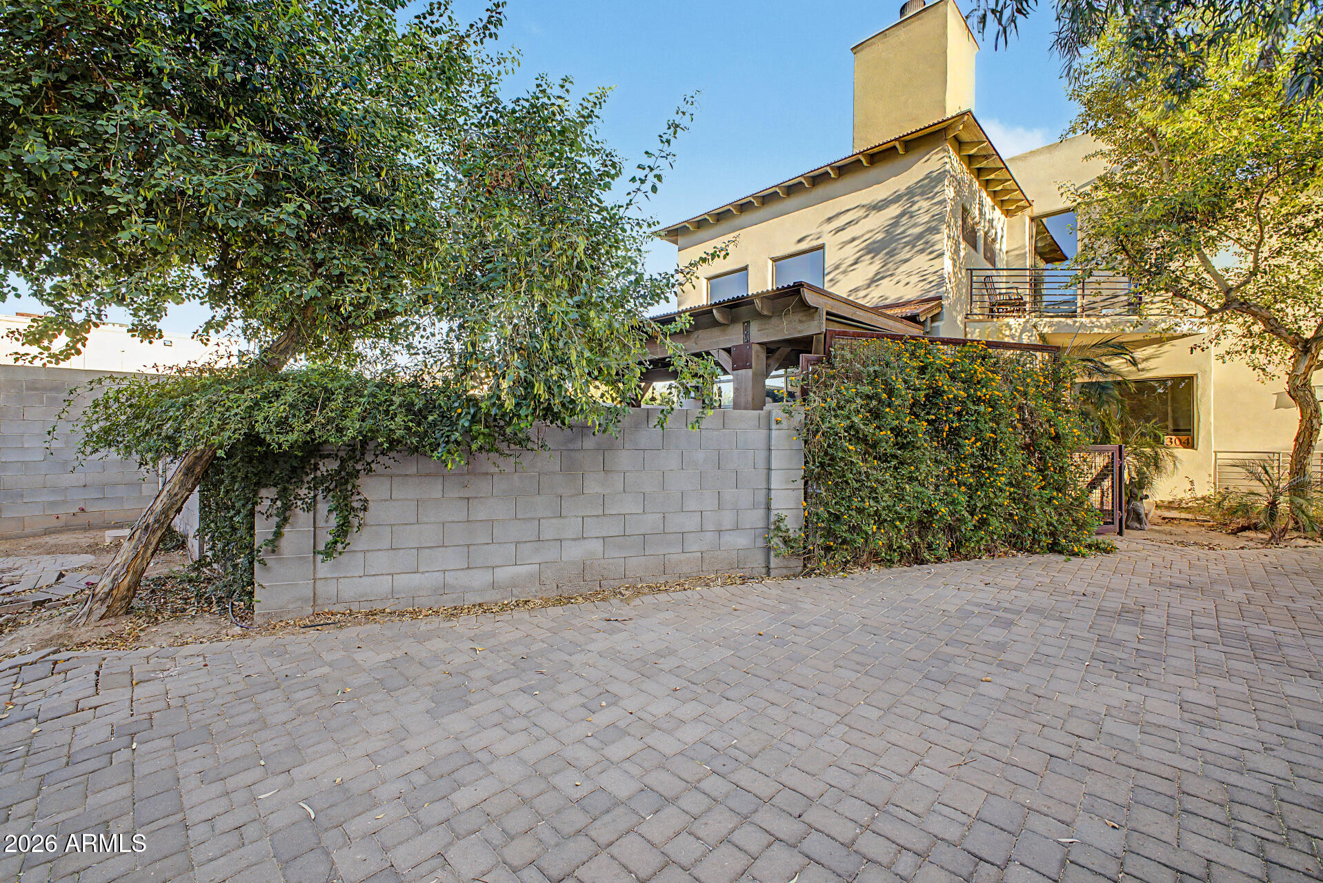 304 S WILSON Street