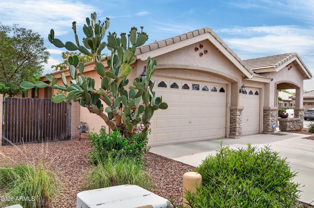 Photo of 8837 W Midway Avenue, Glendale, AZ 85305 (MLS # 7021827)