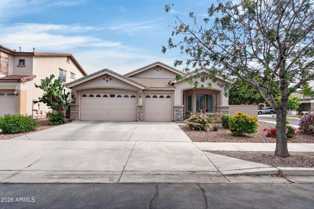 Photo of 8837 W Midway Avenue, Glendale, AZ 85305 (MLS # 7021827)