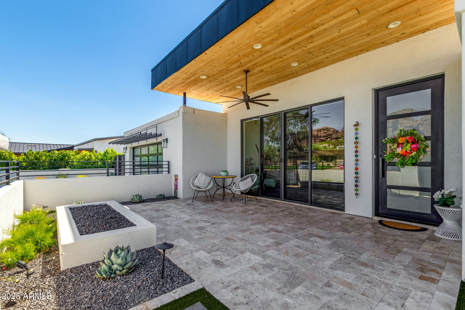 5822 N 44TH Place