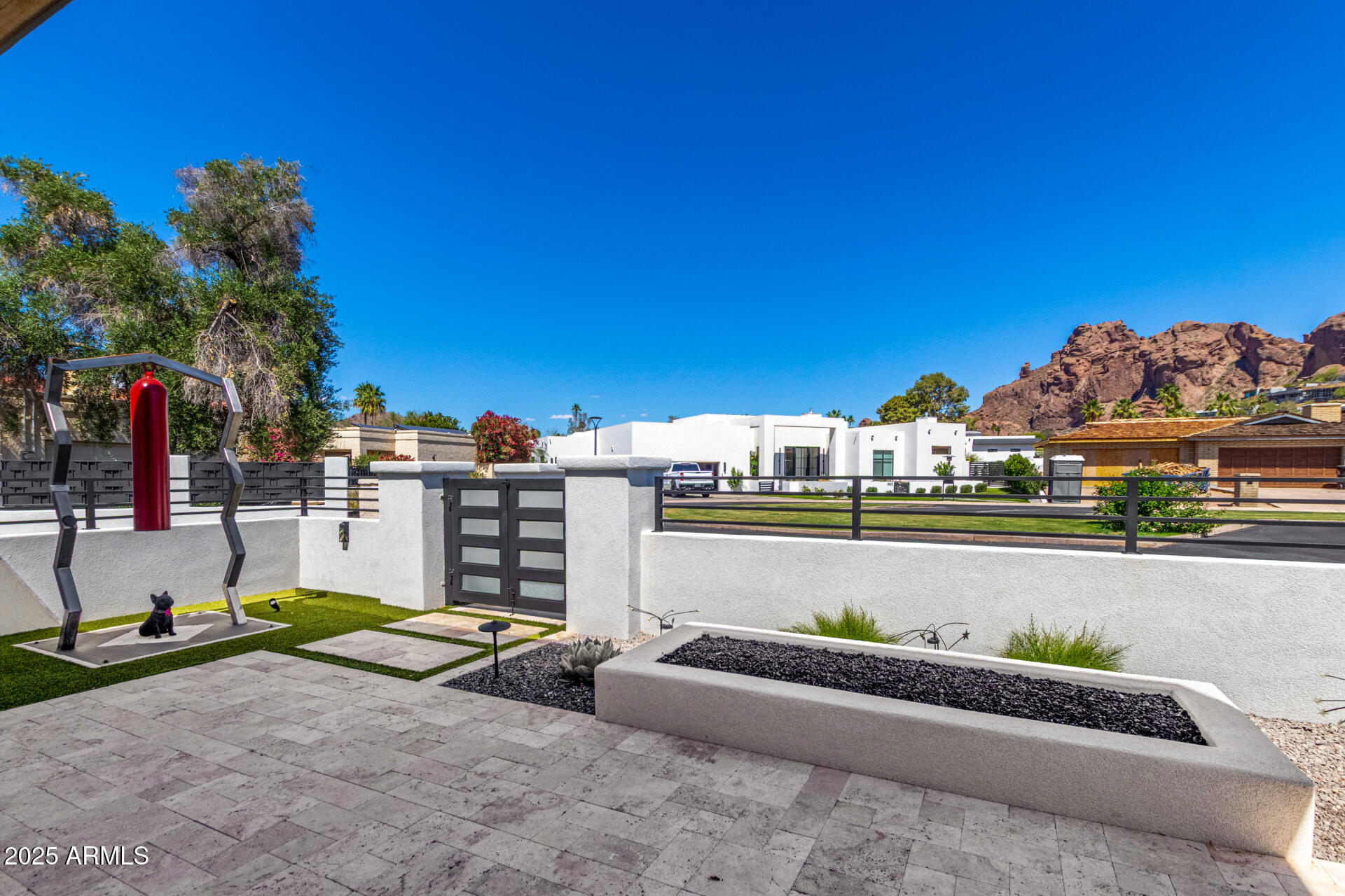 5822 N 44TH Place