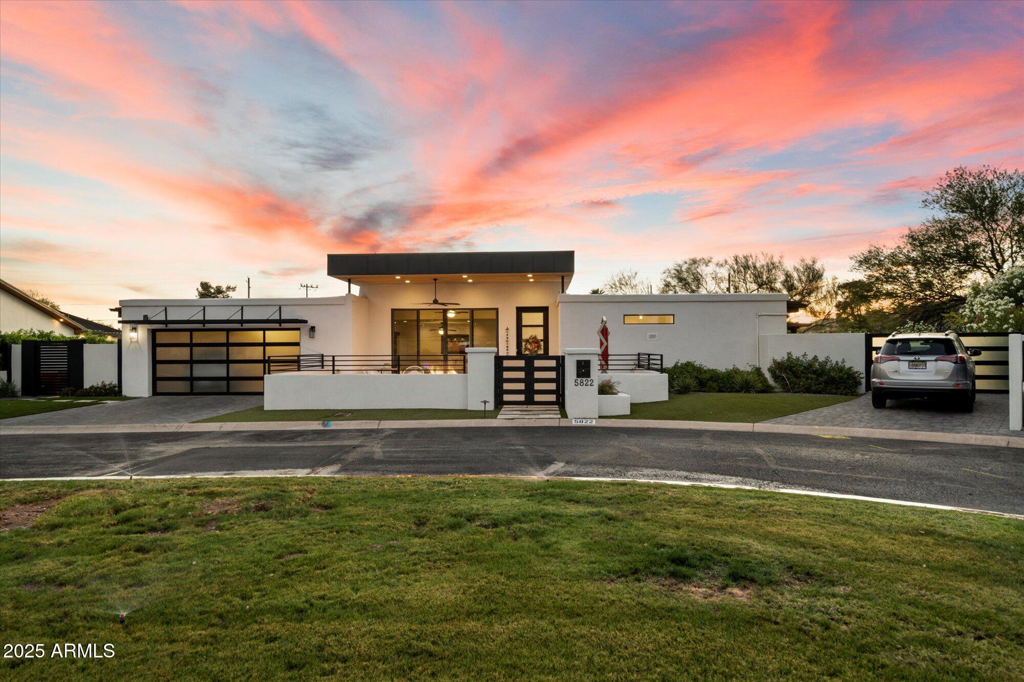 5822 N 44TH Place