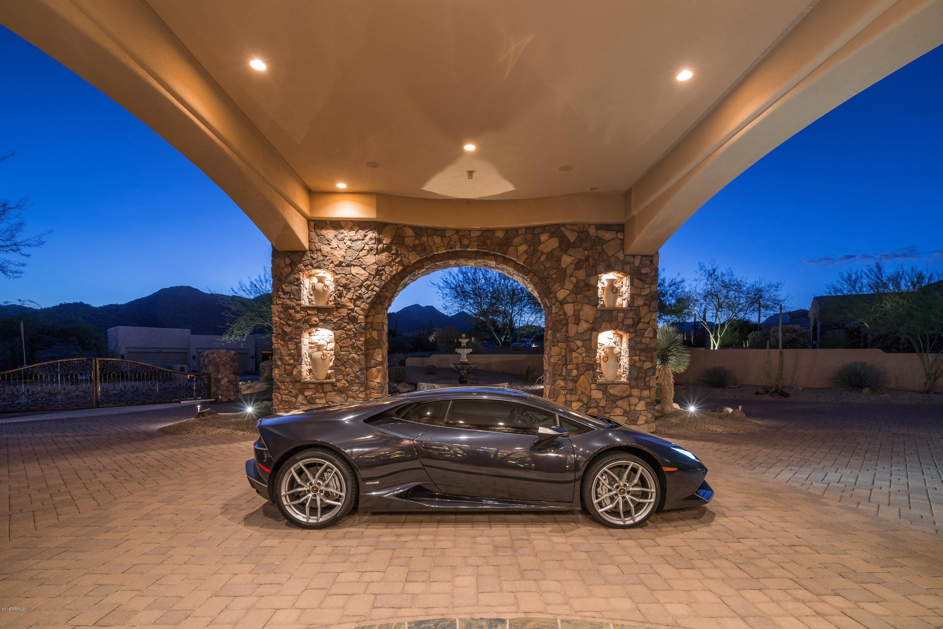 FOUNTAIN HILLS Hill Top - Residential
