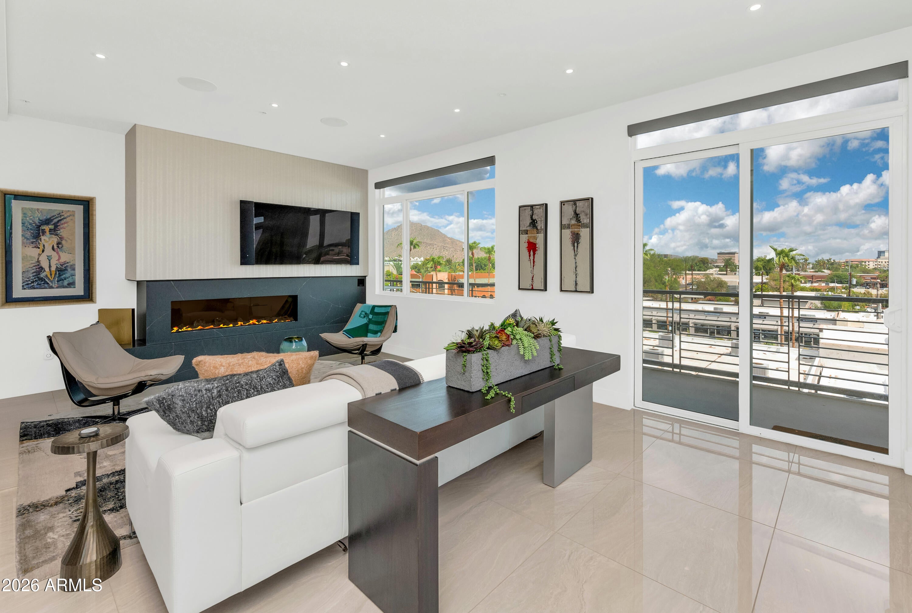 3801 N GOLDWATER Boulevard 402