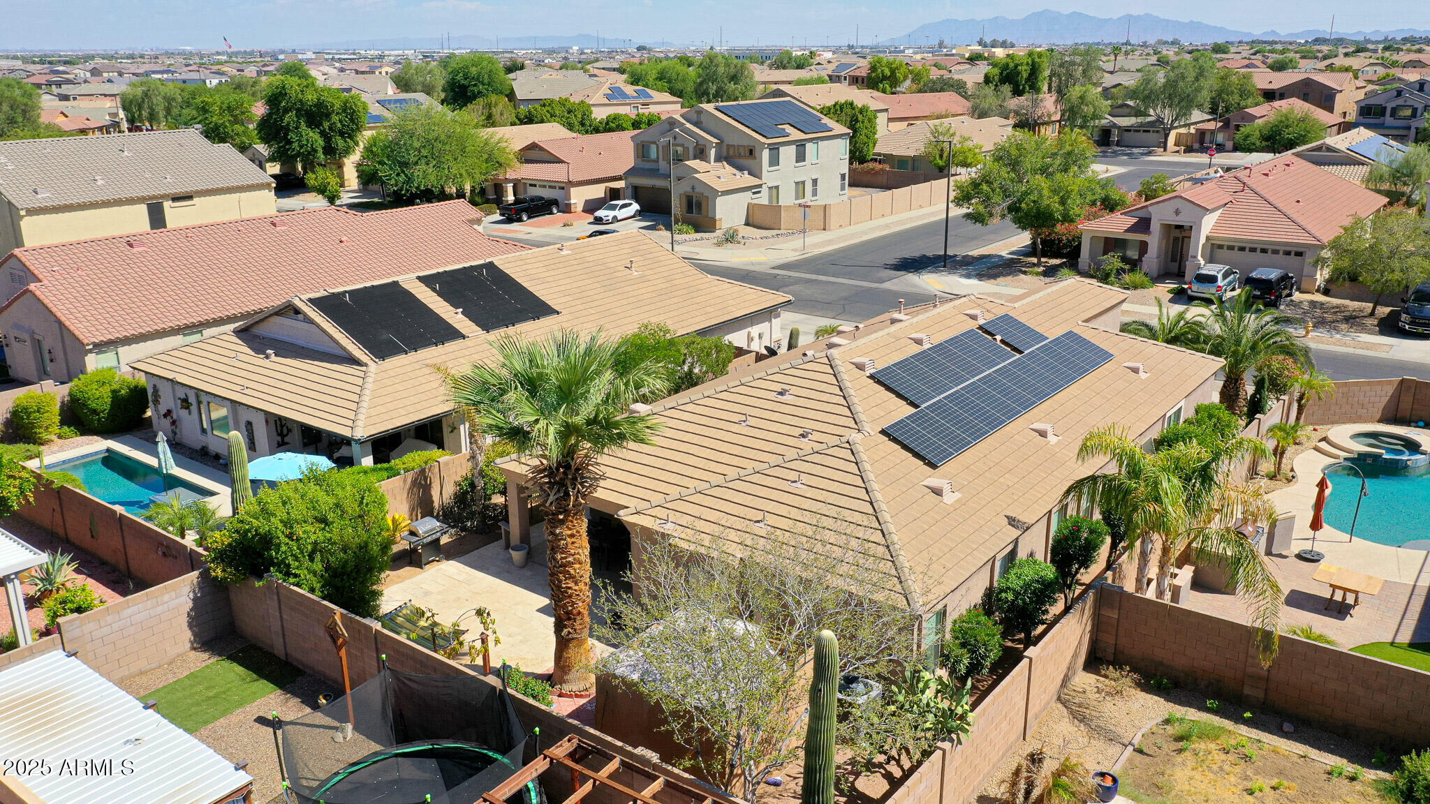 17648 W VOLTAIRE Street