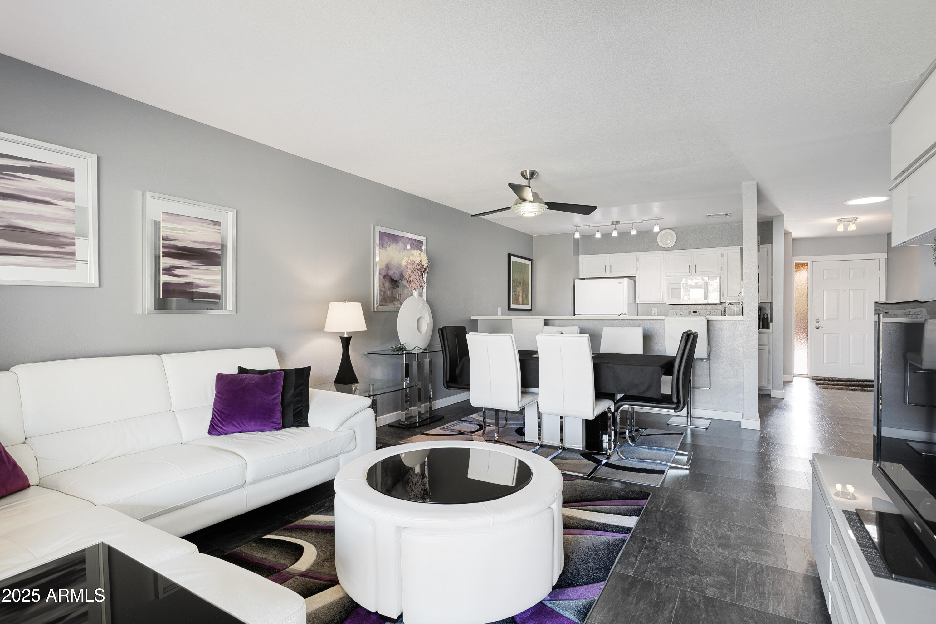 1021 S GREENFIELD Road 1195