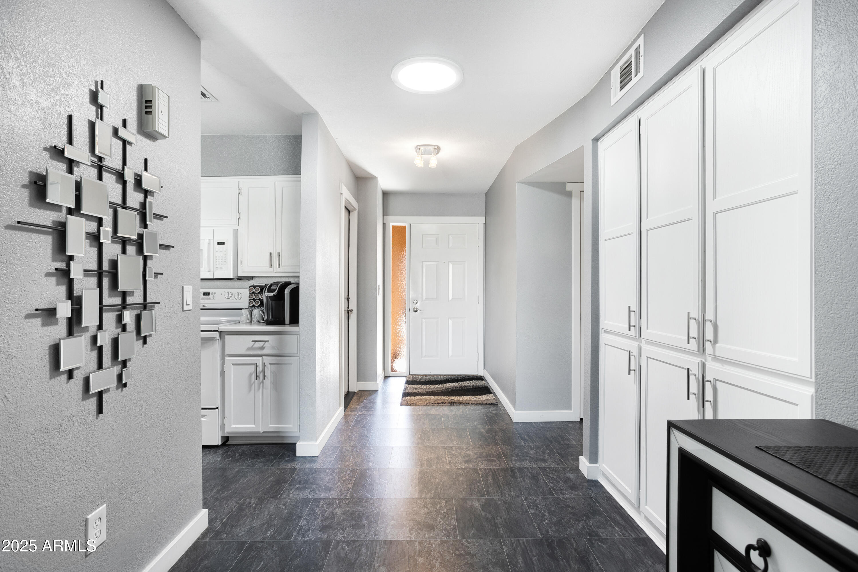 1021 S GREENFIELD Road 1195