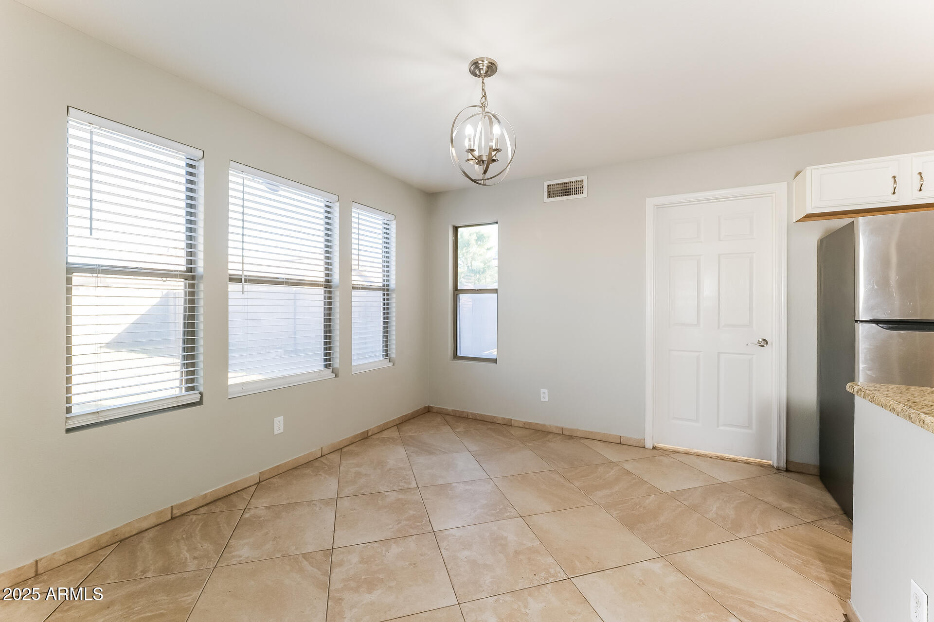 548 W PALO VERDE Street