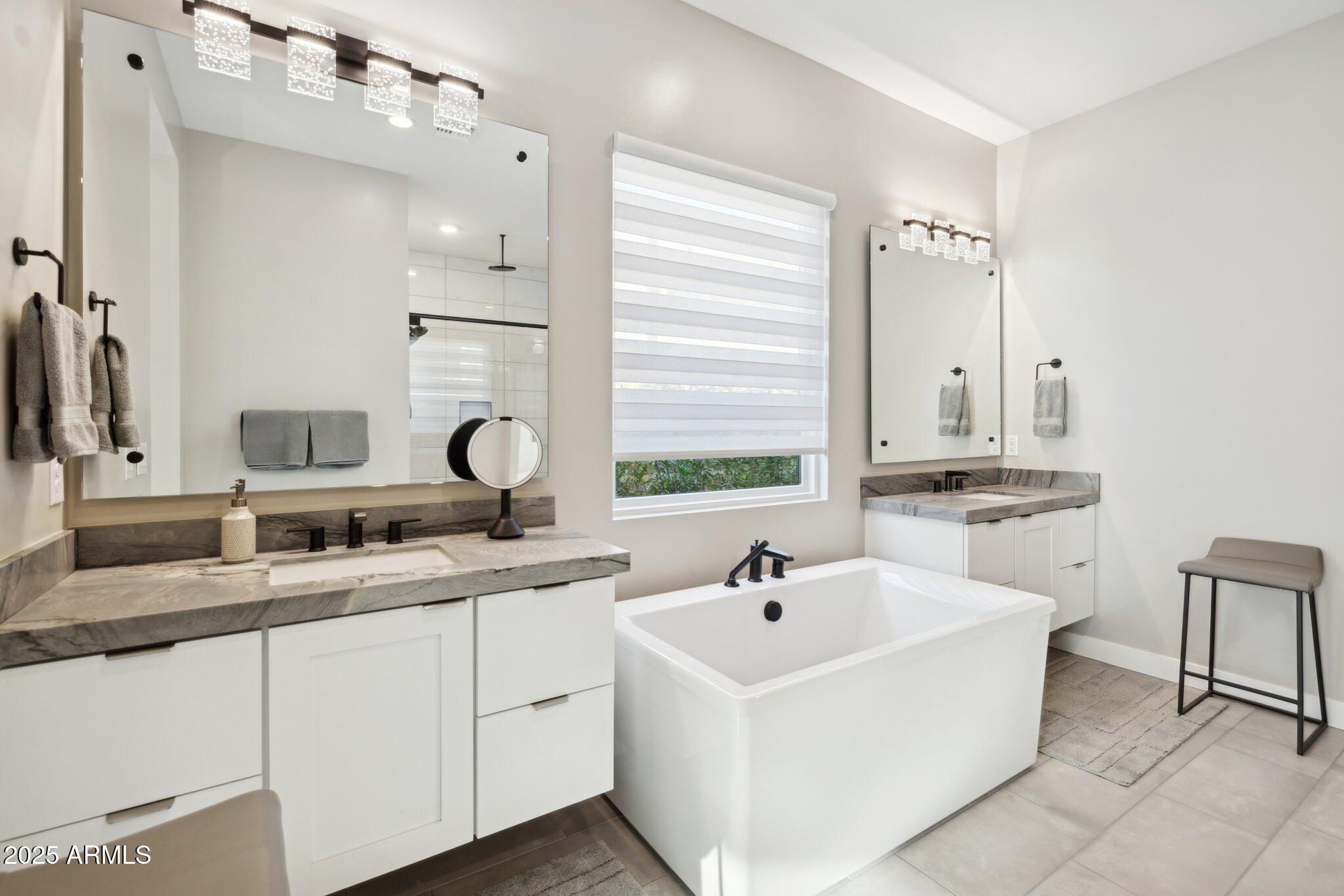 ADERO CANYON PARCEL 6 REPLAT - Residential