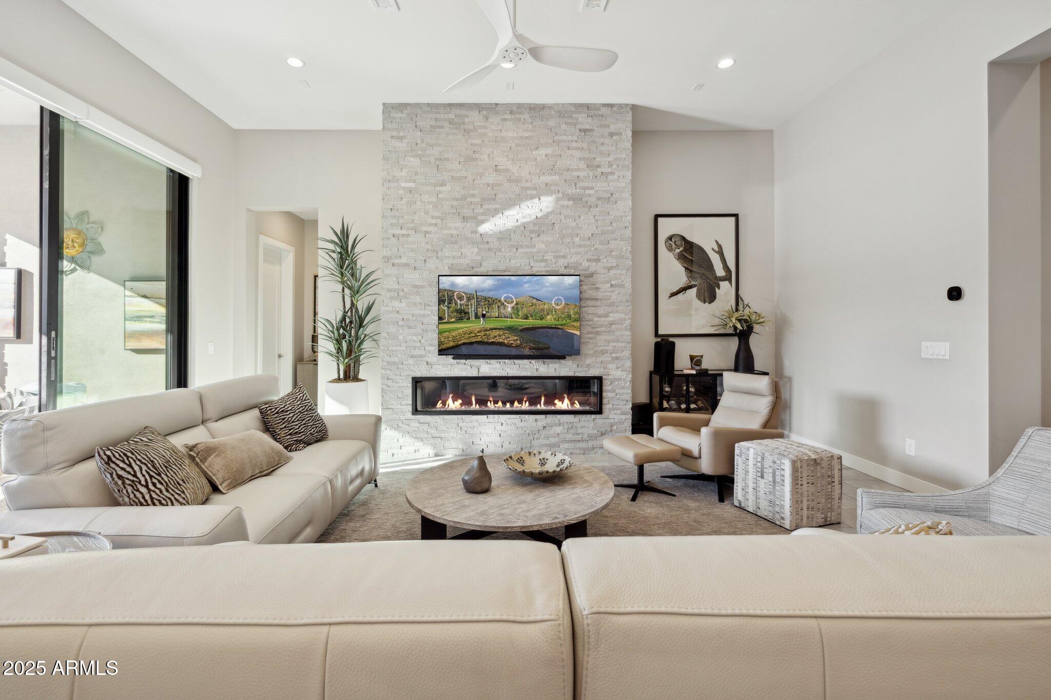 ADERO CANYON PARCEL 6 REPLAT - Residential