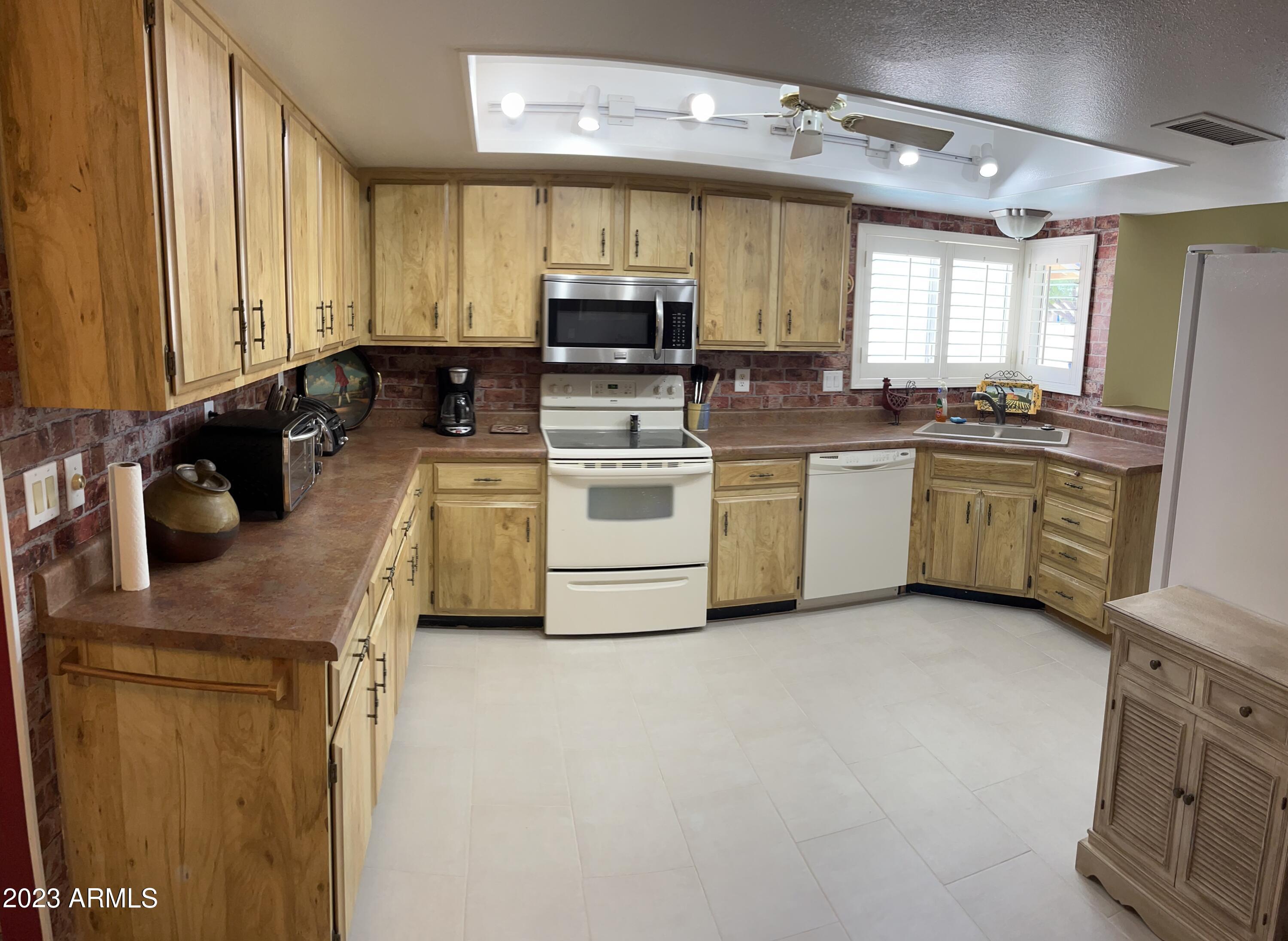 26625 S LAKEMONT Drive