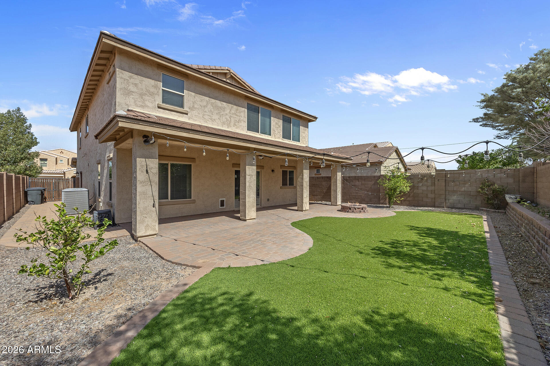 2623 E HICKORY Street