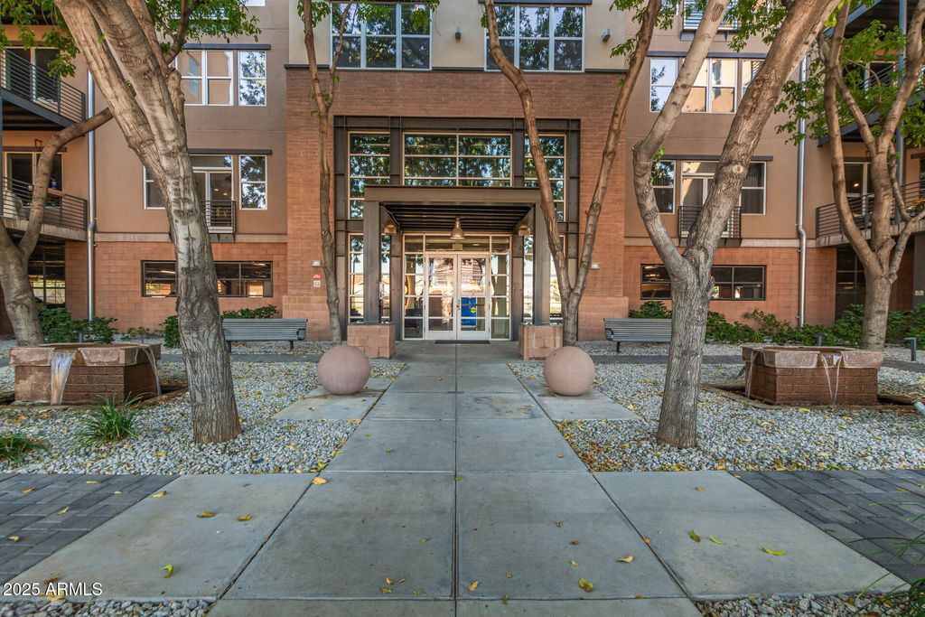 Photo of 1326 N Central Avenue #303, Phoenix, AZ 85004 (MLS # 6924451)