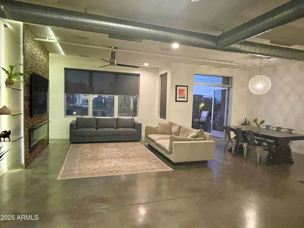 Photo of 1326 N Central Avenue #303, Phoenix, AZ 85004 (MLS # 6924451)
