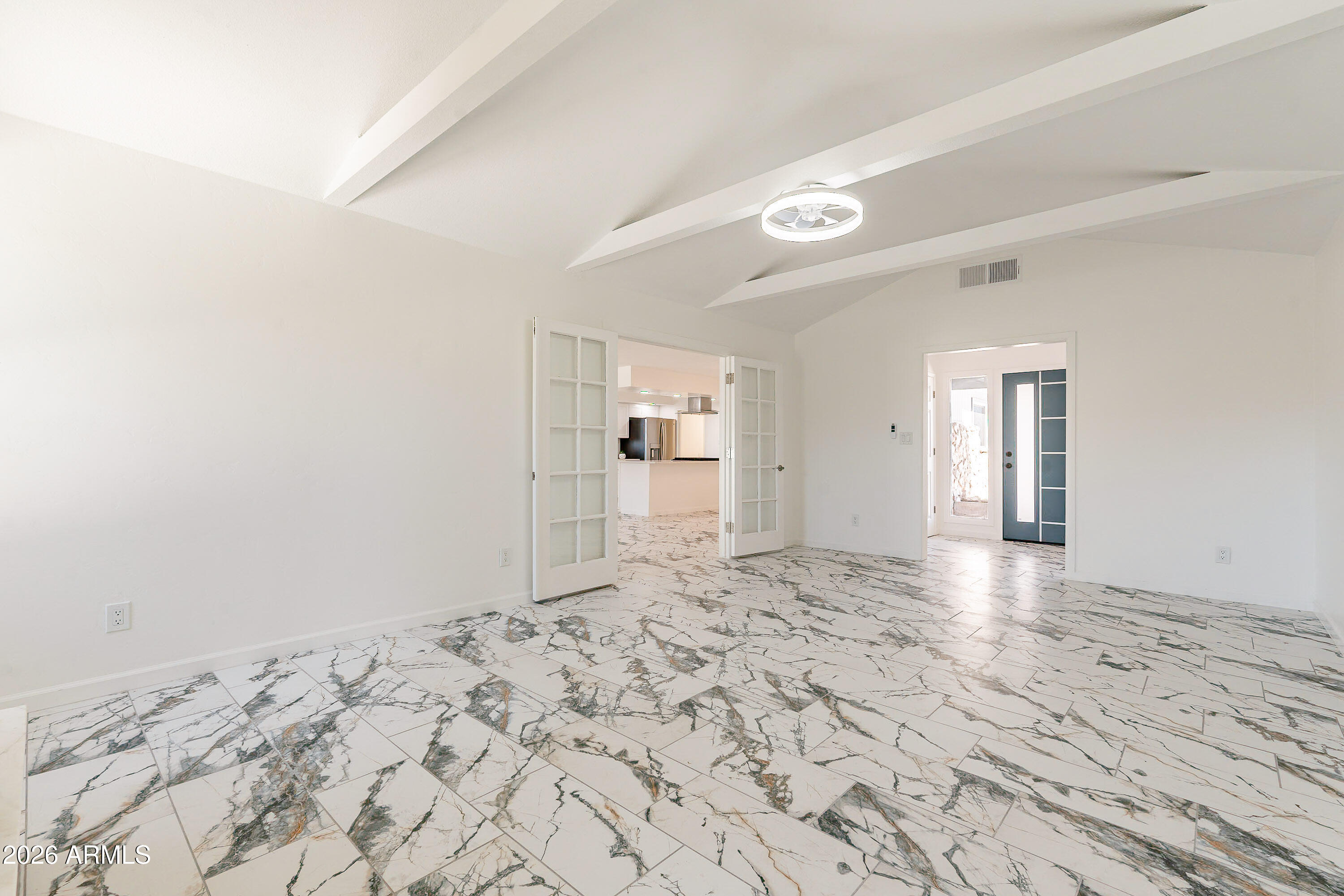 KINGS MANOR - Residential