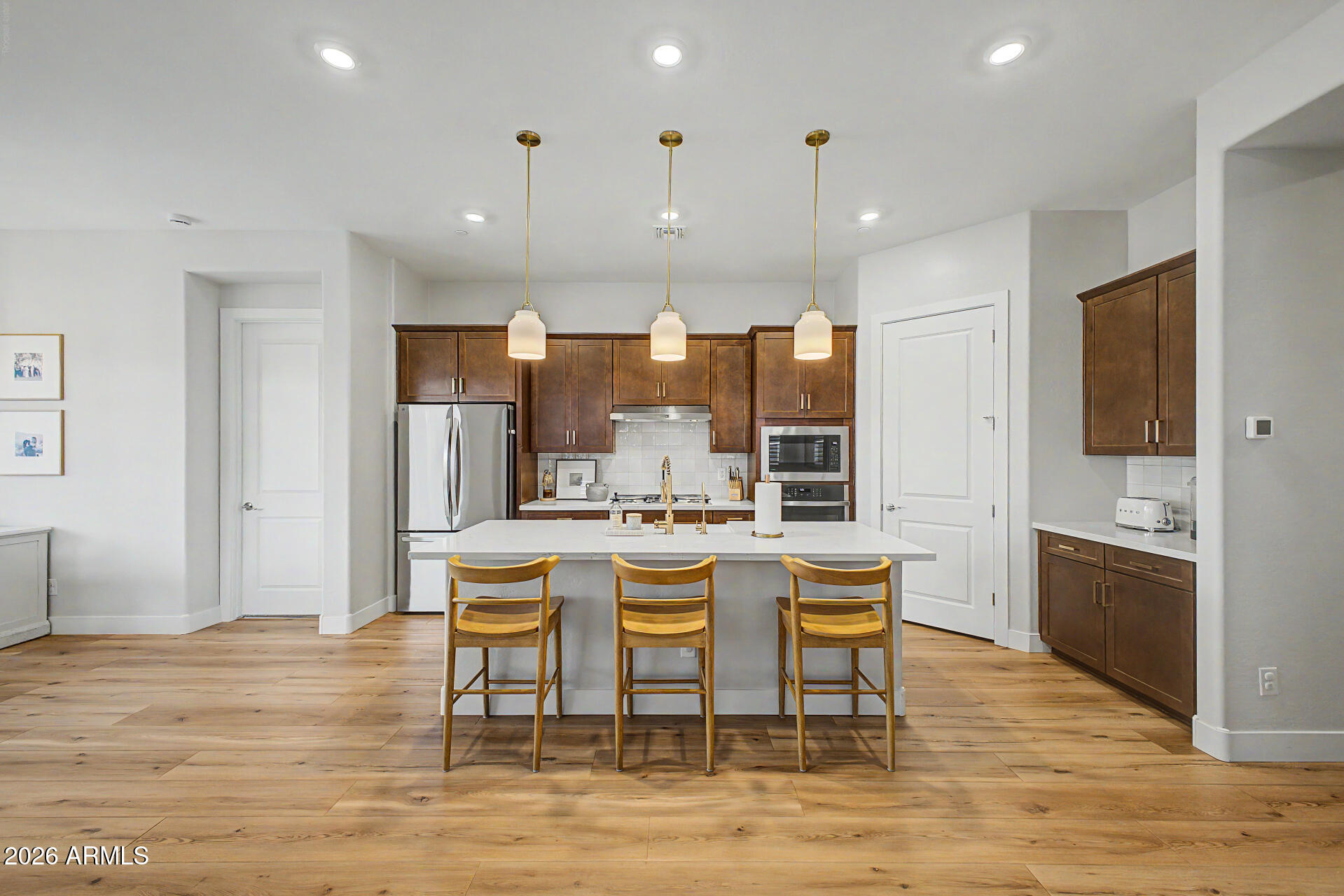 21325 W ROANOKE Avenue