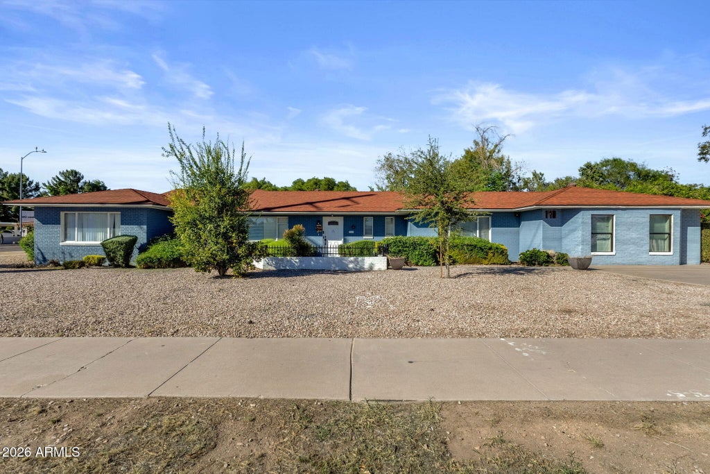 Photo of 140 W University Drive, Mesa, AZ 85201 (MLS # 7089963)
