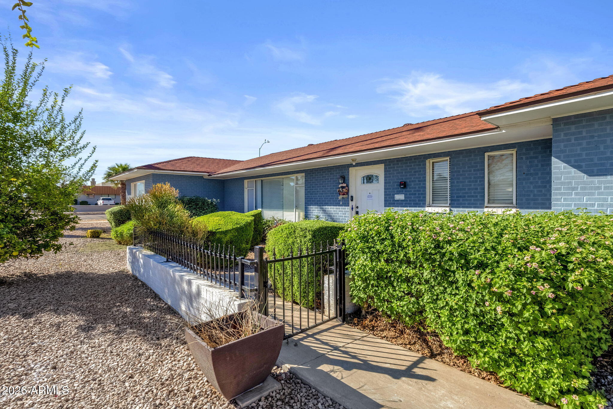 140 W UNIVERSITY Drive