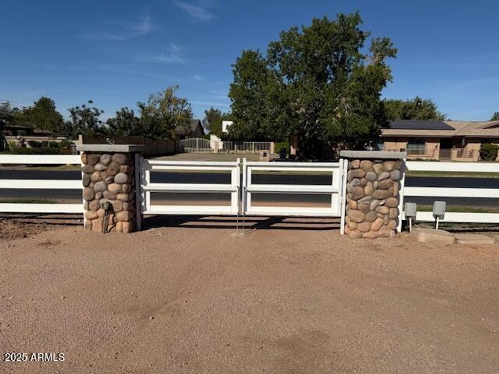 Photo of 14305 E Buffalo Street #-, Gilbert, AZ 85295 (MLS # 6945960)