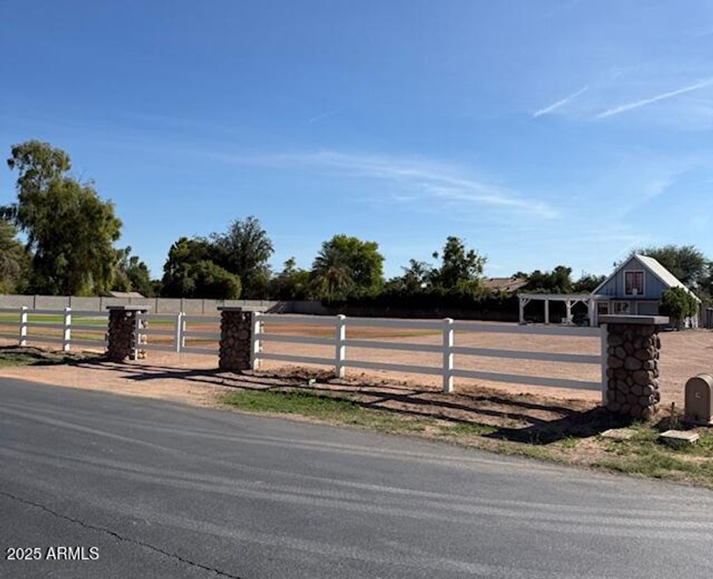 Photo of 14305 E Buffalo Street #-, Gilbert, AZ 85295 (MLS # 6945960)