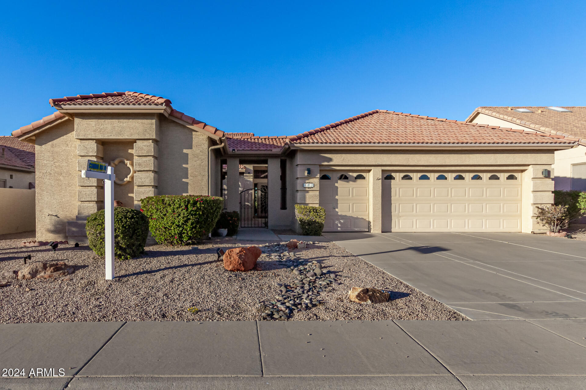 402 W BEECHNUT Place