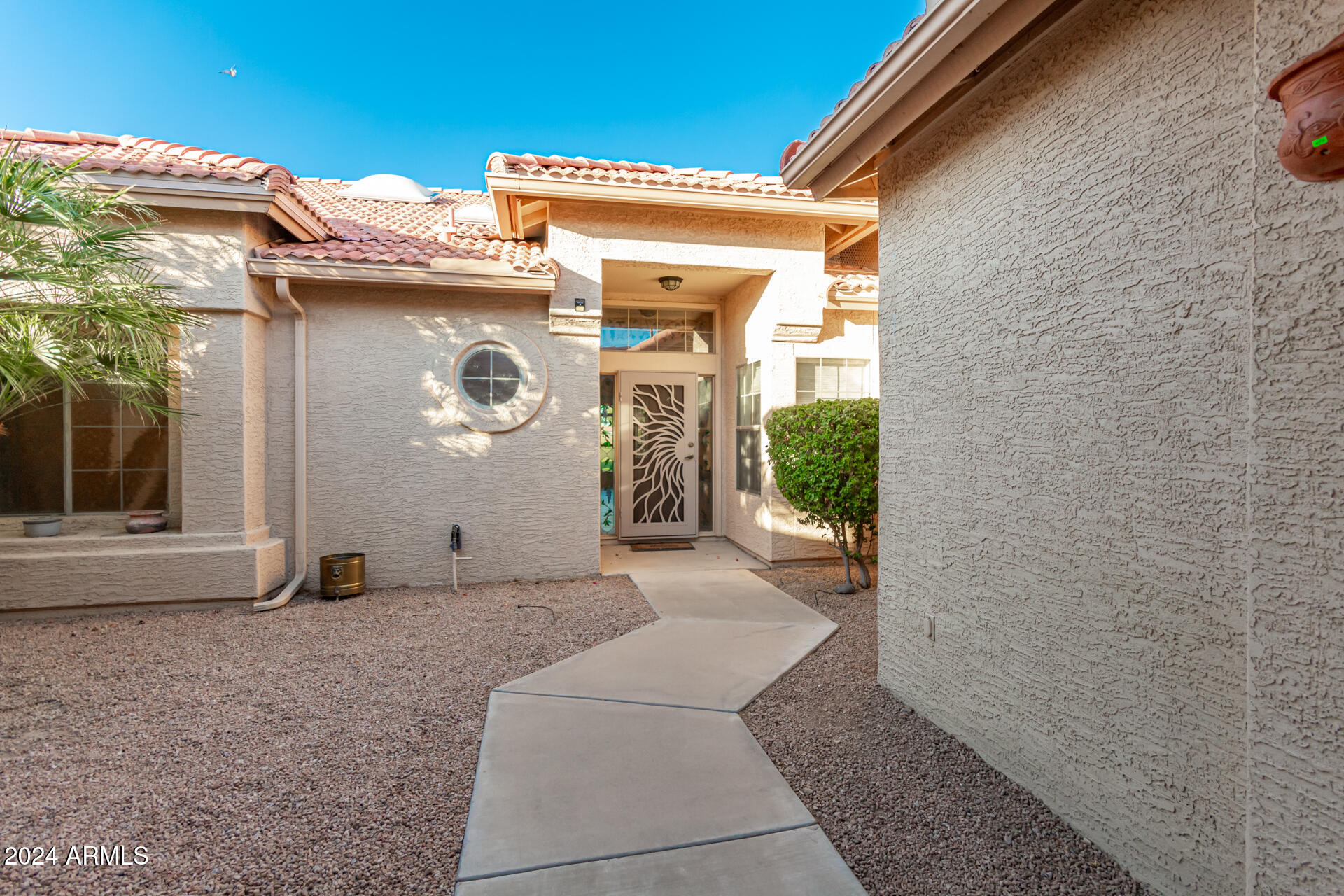 402 W BEECHNUT Place