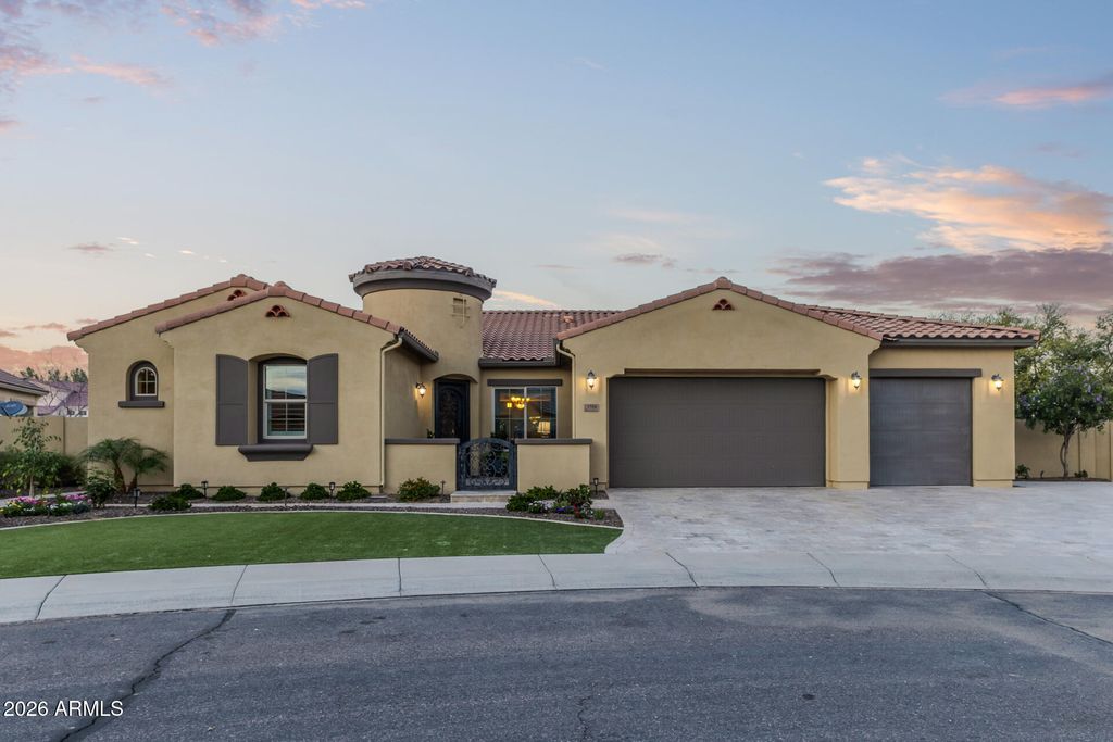 Photo of 1566 E Aquarius Place, Chandler, AZ 85249 (MLS # 6995195)