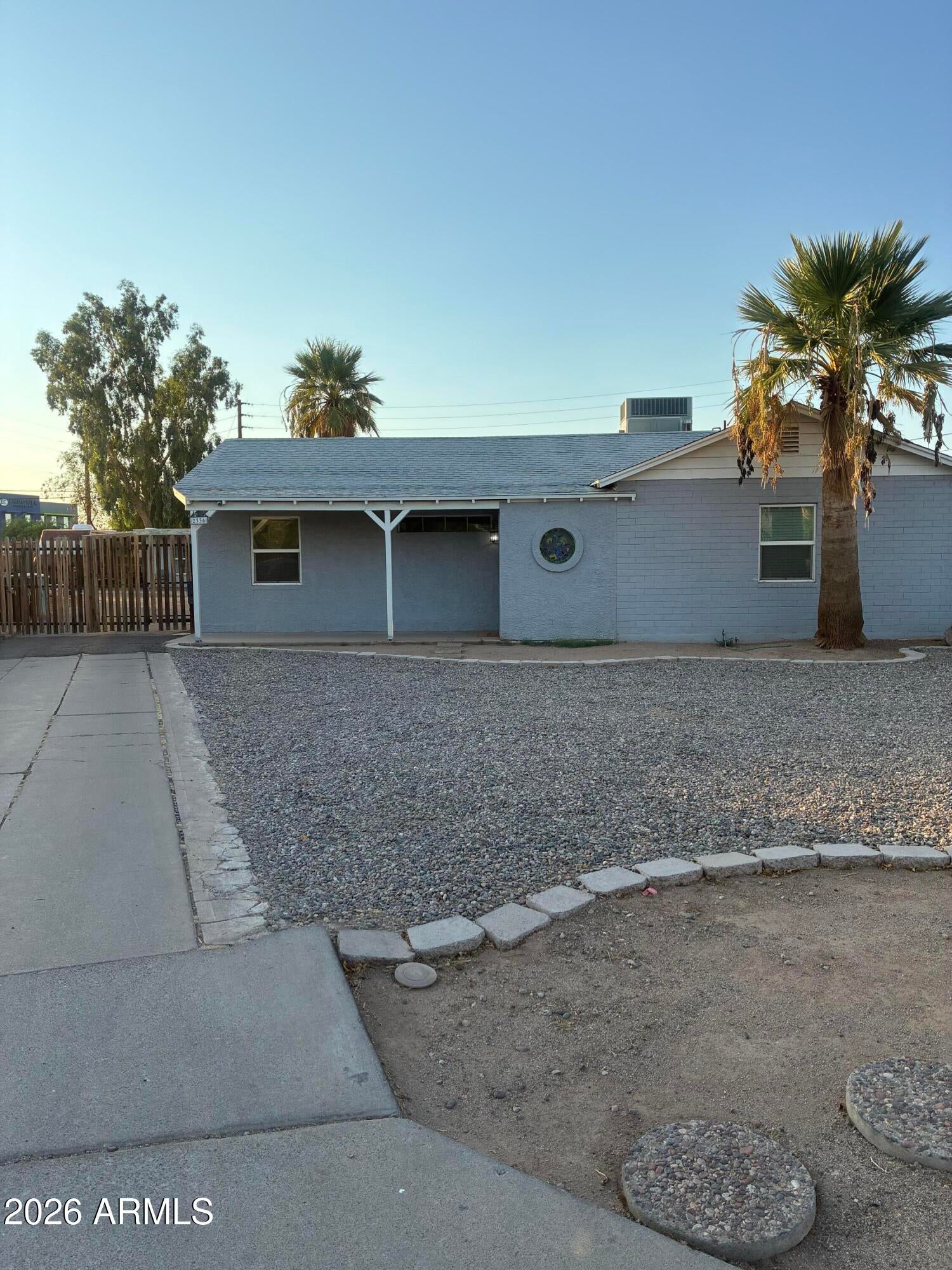 2336 W ORANGE Drive
