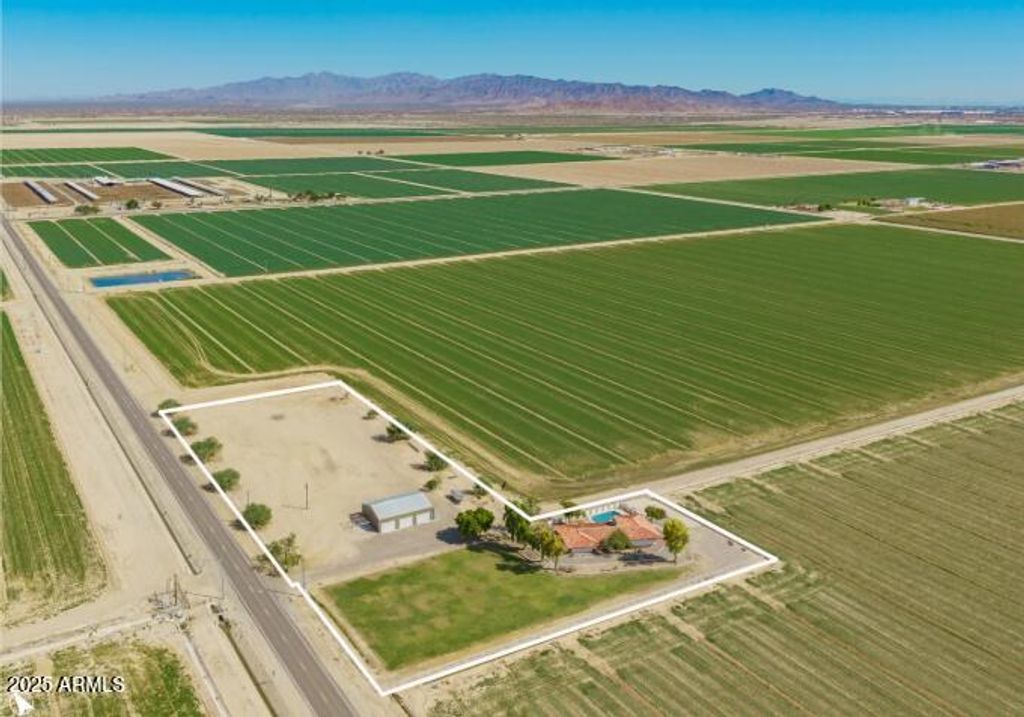 Photo of 6901 S Palo Verde Road, Buckeye, AZ 85326 (MLS # 6928557)