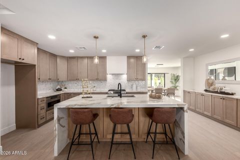 2825 E CAMPBELL Avenue Phoenix AZ 85016