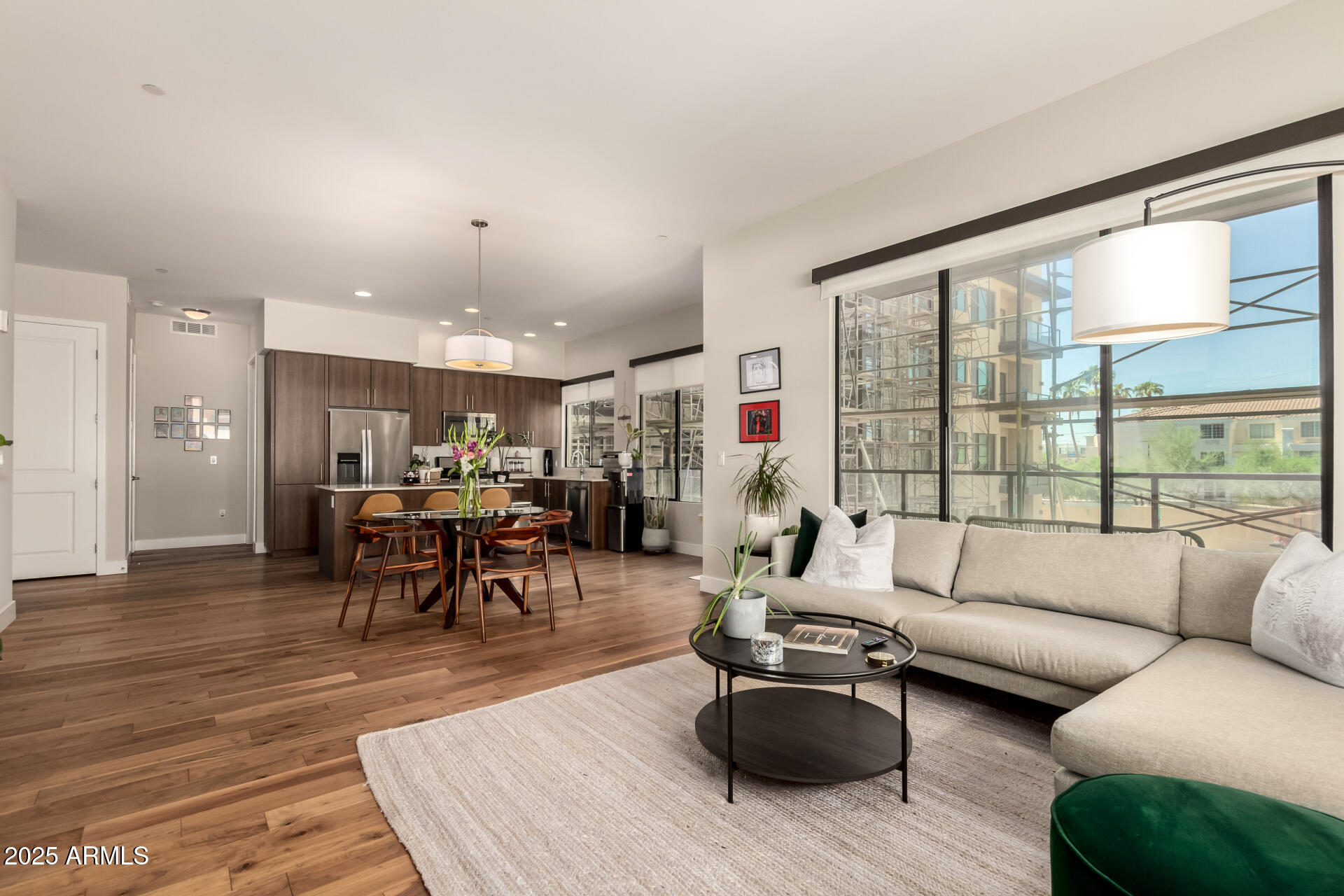 7300 E EARLL Drive 2001