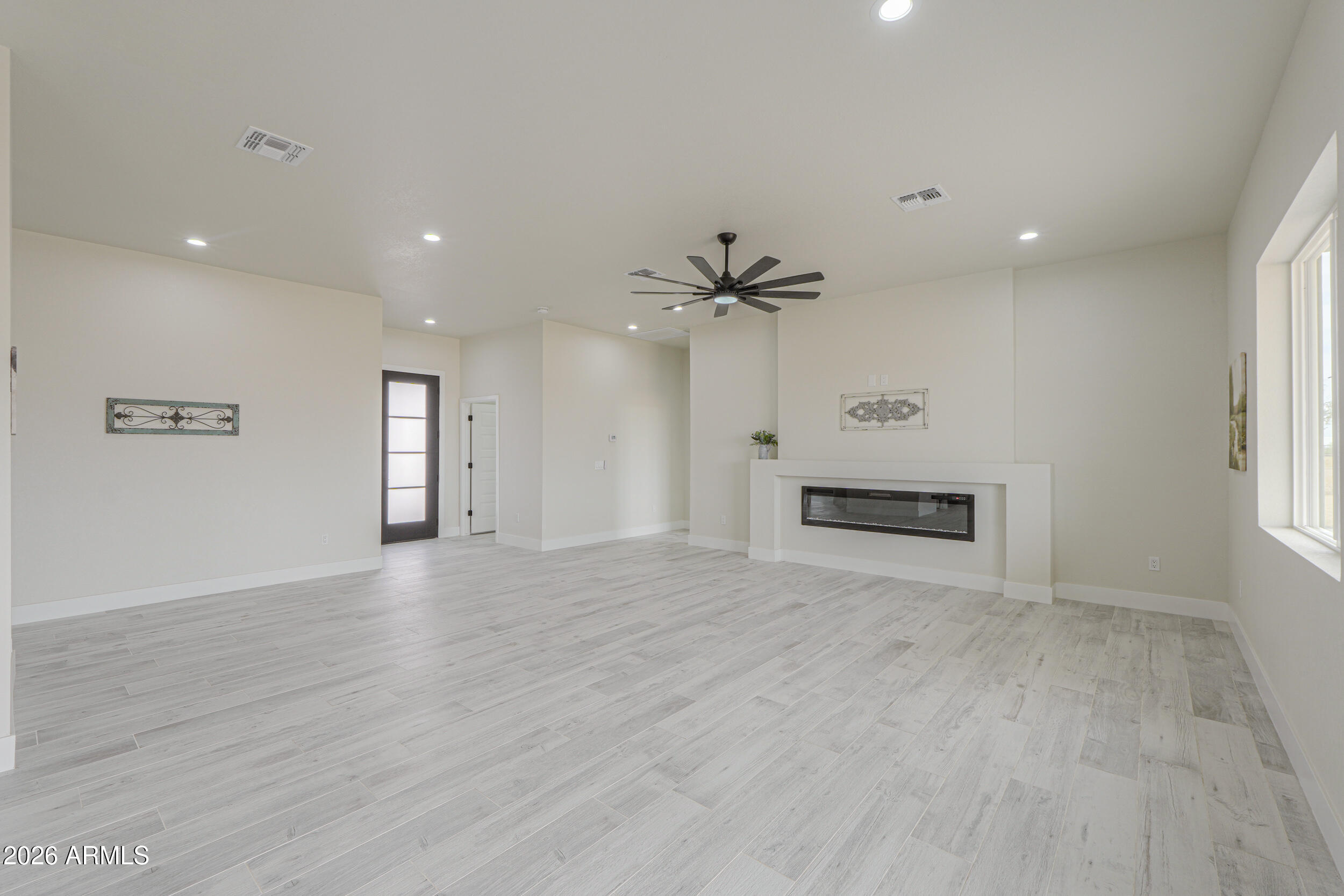 Properties 1 43419 W Carefree Place