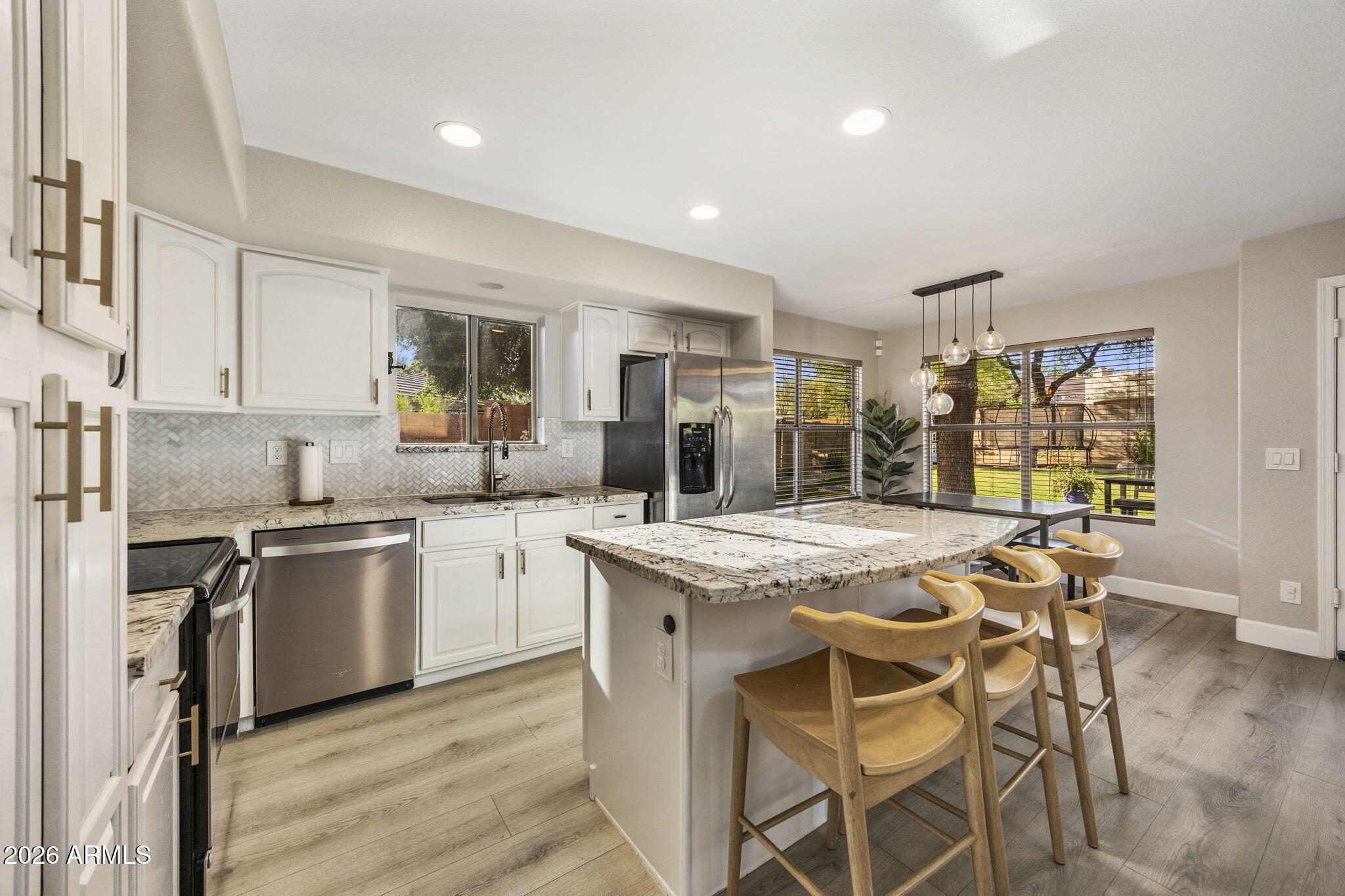 4402 E GATEWOOD Road