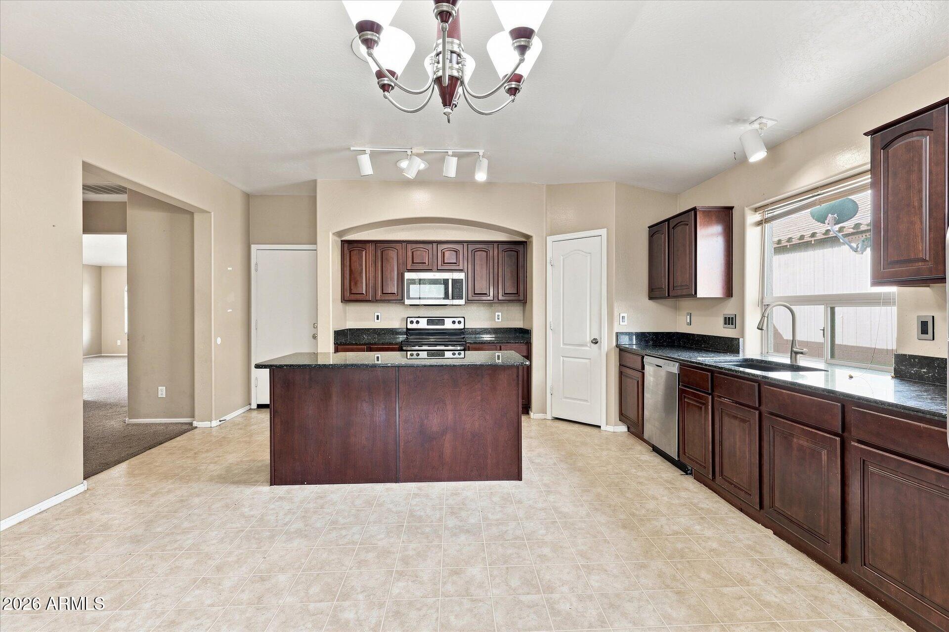 20 W COOPER CANYON Road