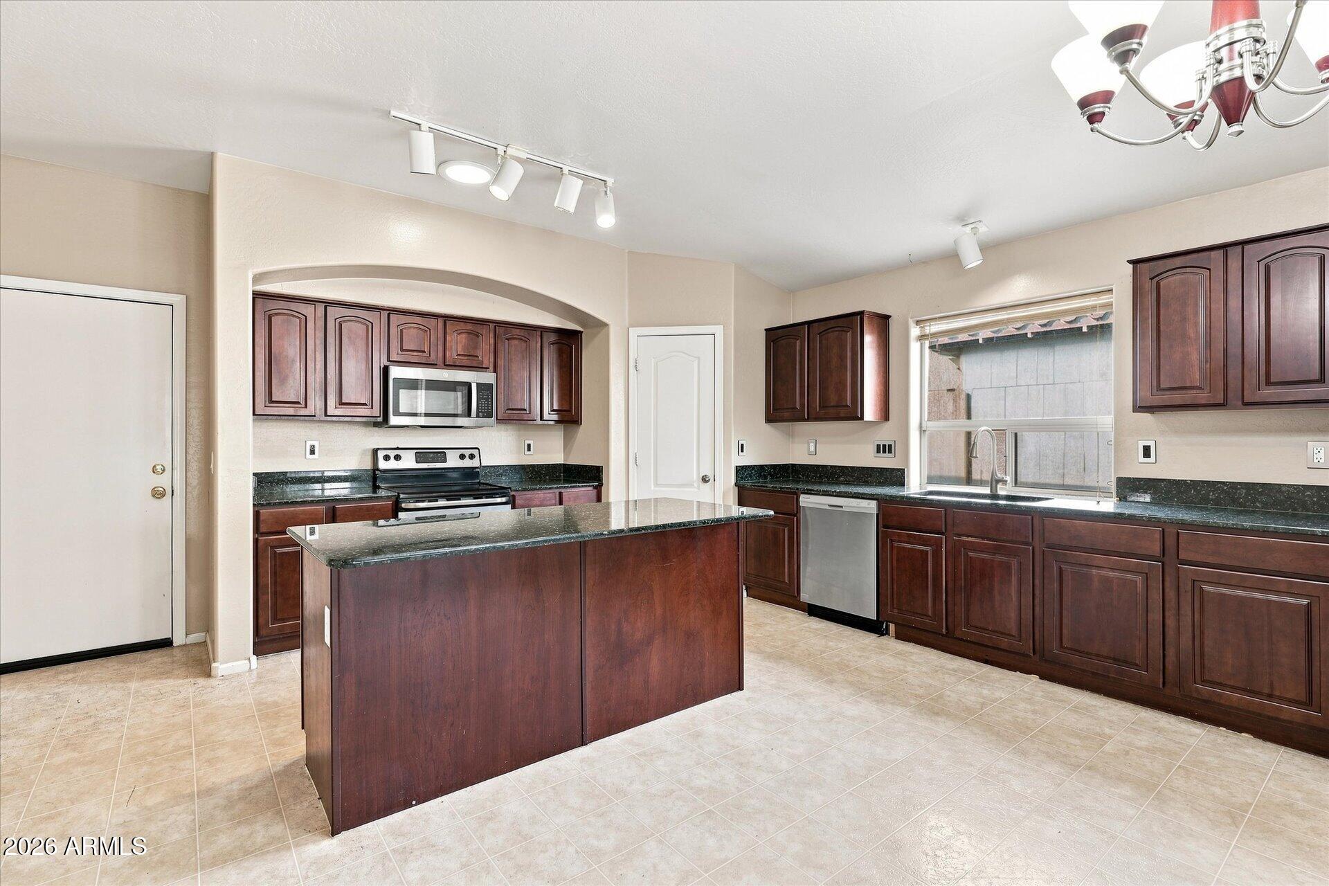 20 W COOPER CANYON Road