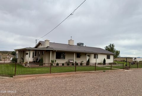 Property photo of 929 E Willow Lane, Taylor, AZ 85939