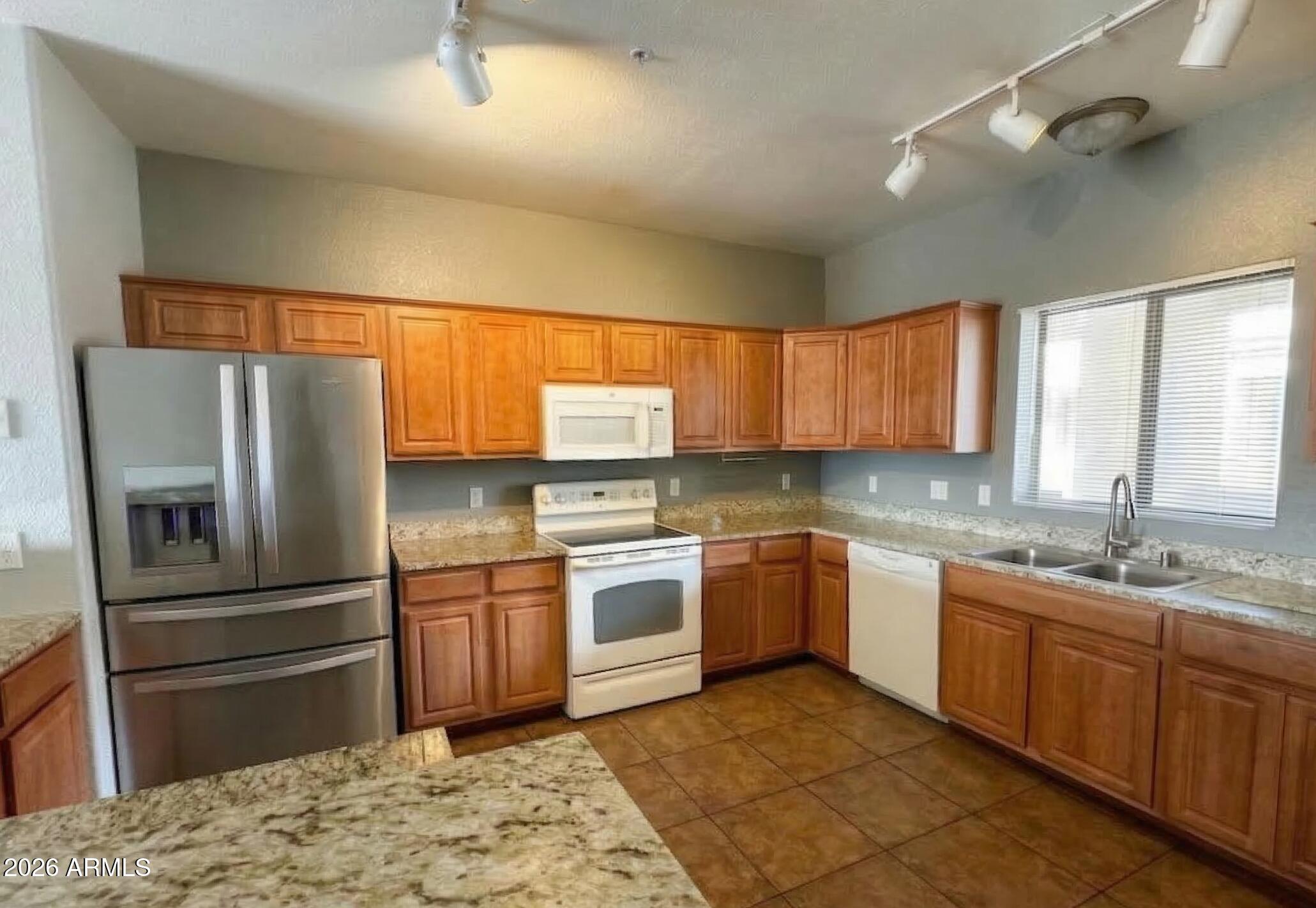 920 E DEVONSHIRE Avenue 4023