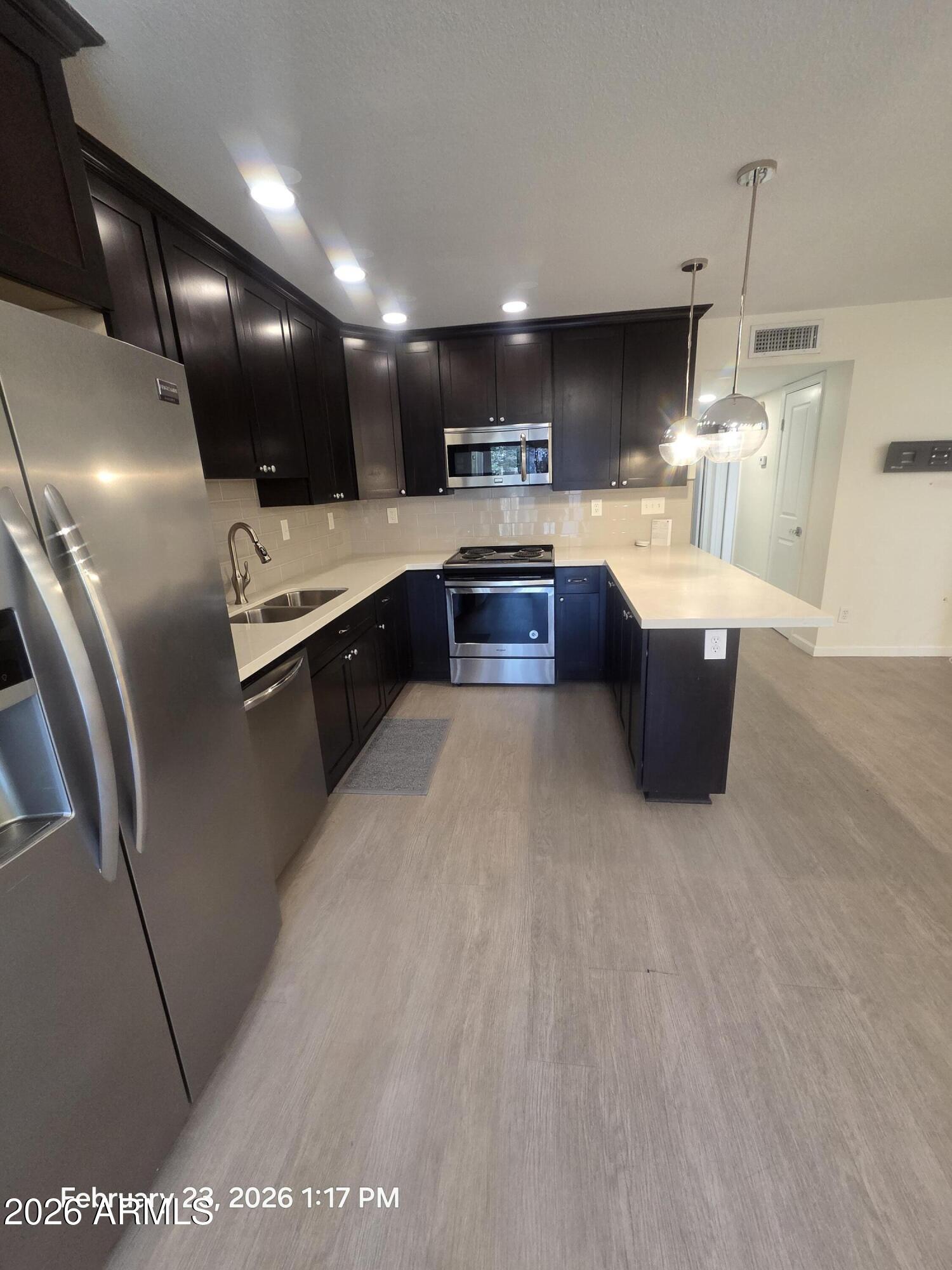 5525 E THOMAS Road O11