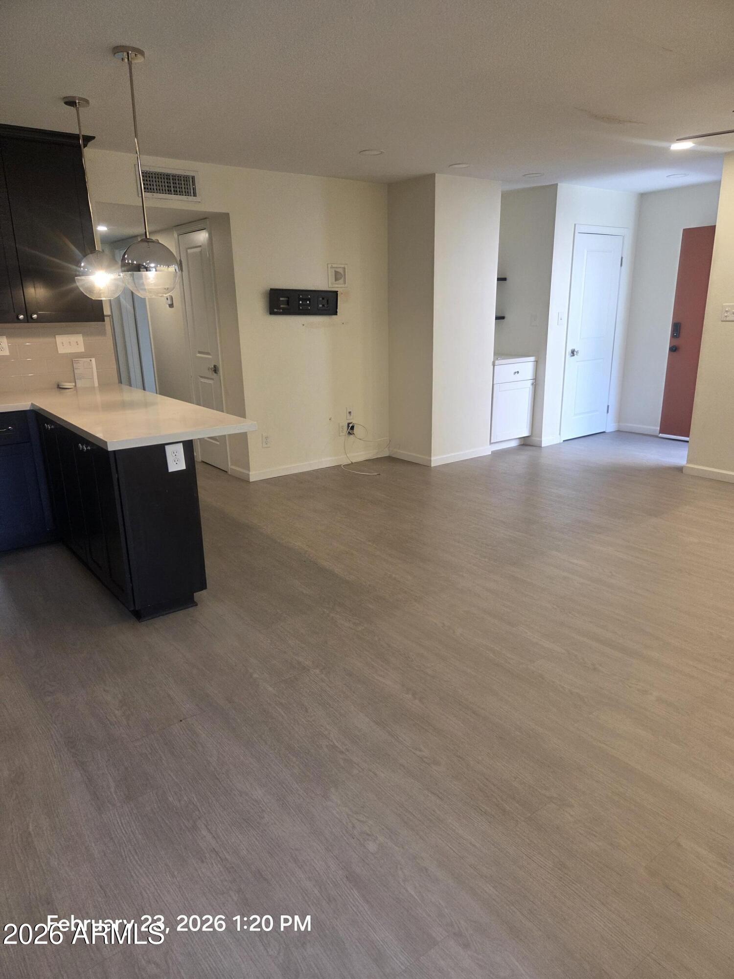 5525 E THOMAS Road O11