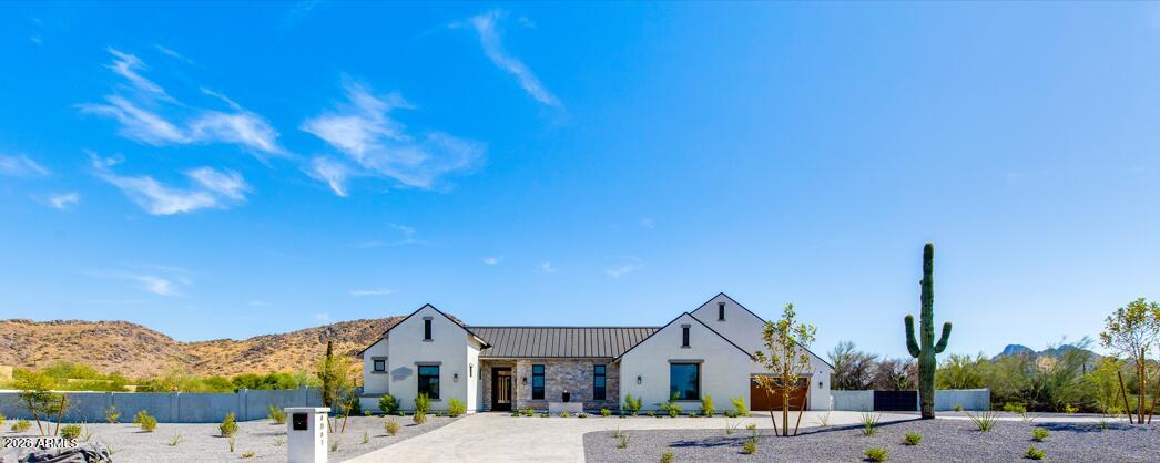 4041 E MOUNTAIN VIEW Road