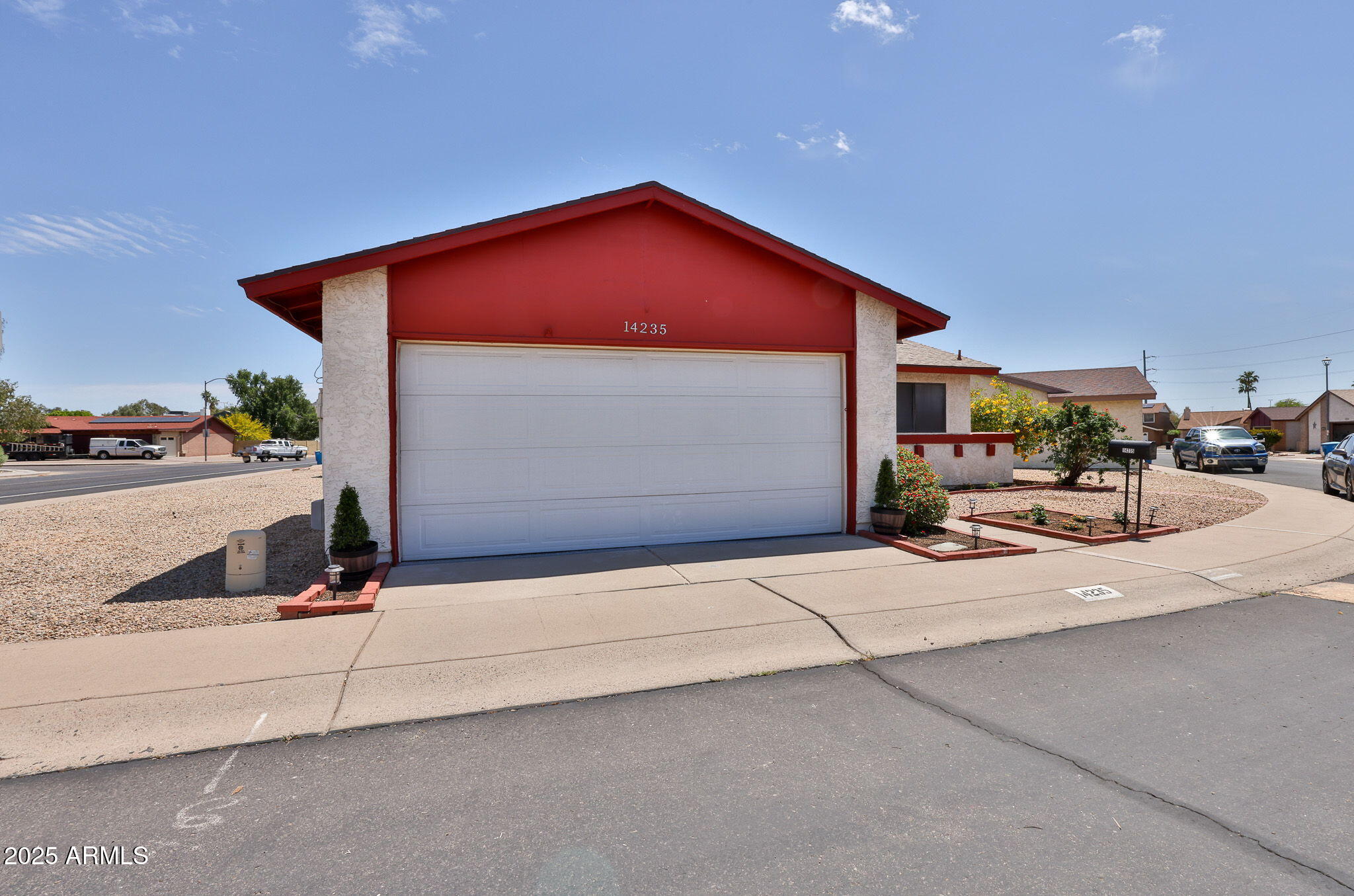 14235 N 26TH Drive ====>